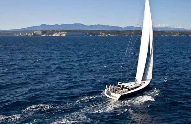 Catania: Sail Cyclops Coast by Boat and Enjoy a Sicilian Aperitif