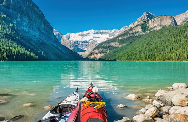 Shuttle from Canmore and Banff to Lake Louise and Moraine Lake