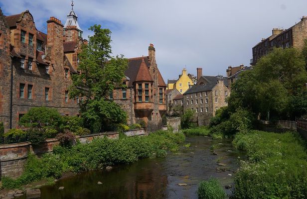 Edinburgh History Private Walking Tour