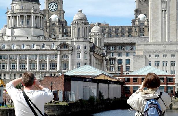 Liverpool Highlights & Hidden Gems: Private Tour with a Local