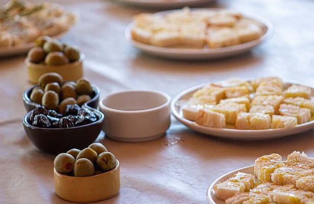 Winery Tour with Lunch and Your Own Wine
