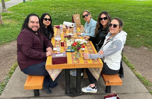 Snob Free Sonoma Plaza Walking Experience
