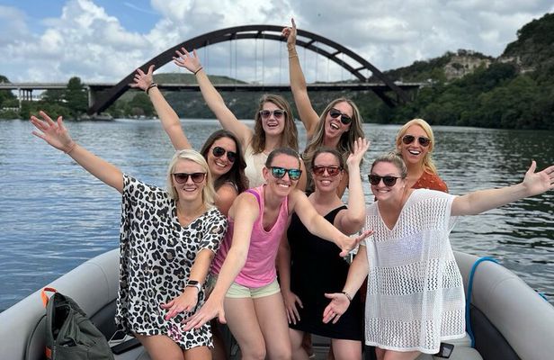 Lake ATX-Boat, Coffee & Views – Daily 2 hrs between 9am-12pm