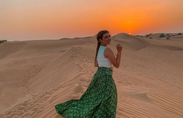 Dubai: Luxury Red Dune Desert Safari with VIP Camp and BBQ Dinner