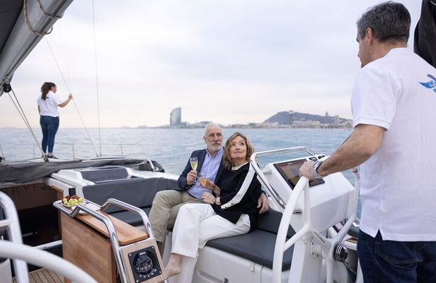 Sailing Experience in an Exclusive Sailboat in Barcelona