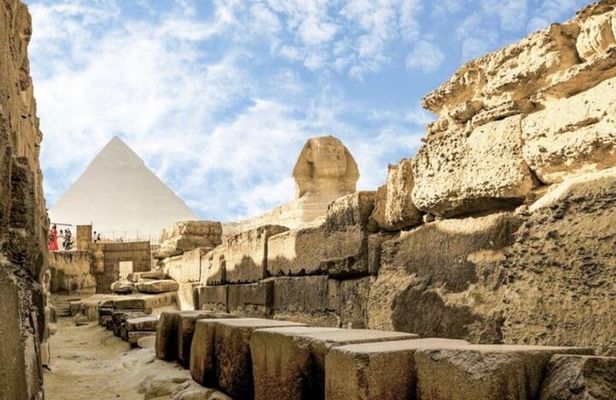 Full Day Tour to Giza Pyramids and Sphinx and Egyptian Museum