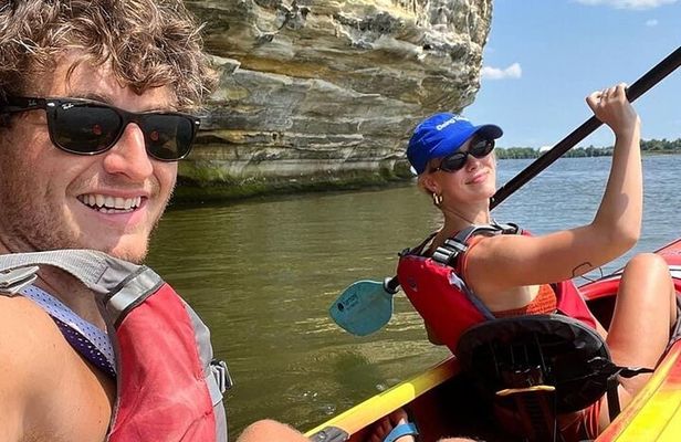 2 Hours Starved rock Tandem Kayak Rental