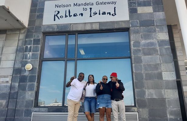 Robben Island, Table Mountain, Wine Tasting at Groot Constantia