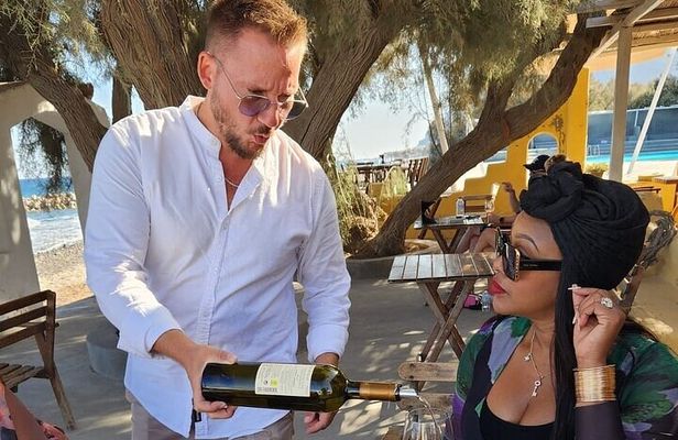 Santorini Wine Tasting Tour in 2 Wineries