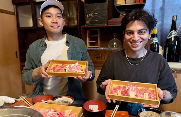 Kagurazaka Historic Evening Walking Tour with Shabu Shabu