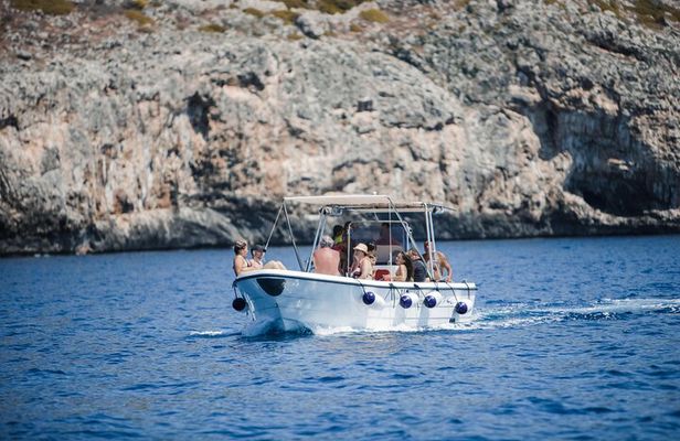 Rent with skipper for visit Caves in S. M. of Leuca