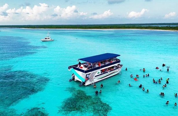 Discovering El Cielo Reef by Double Decker Catamaran
