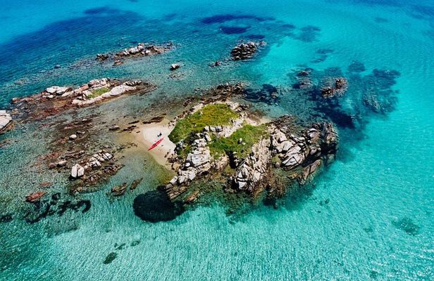Kayak Tour to Magdalene Island with Snorkeling and Typical Aperitif