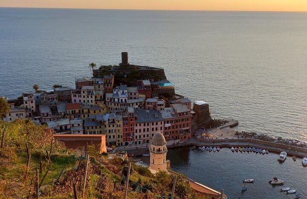 Tour to the Sanctuary of Vernazza with DOC 5 Terre wine tasting