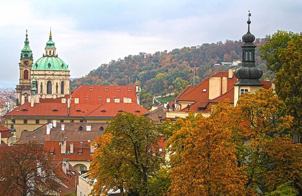 Prague: Malá Strana – Gardens, Stories & Baroque Beauty