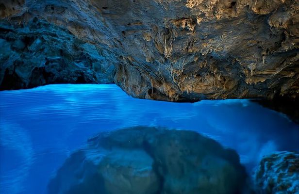 3 Hours Group Boat Tour to the Caves of Santa Maria di Leuca