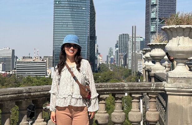 Private Tour in Chapultepec with Tickets Included