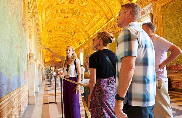 Vatican Museums Small Group Tour with St. Peter's Basilica Access