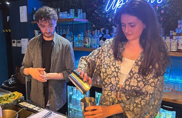Shake, Mix & Sip: Cocktail Workshop in Old Nice