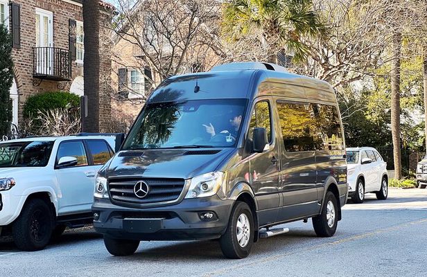 Charleston in Comfort: A Luxury Small-Group City Tour