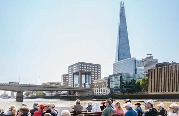London Thames River Cruise Tour with Drinks and Dine Options