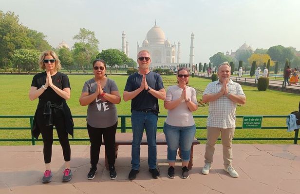 Luxury Taj Mahal Tour By Luxury Car From Delhi With 5 Star Lunch
