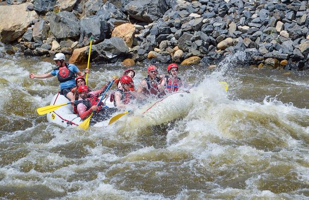 Clear Creek Intermediate 2h 30m Rafting Trip