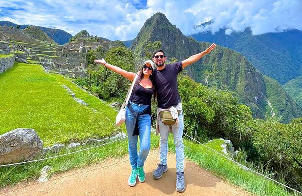 2 Days Machu Picchu and Sacred Valley with Accommodation
