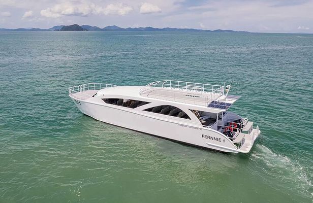 Phi Phi 1 Day tour by speed catamaran with Phuket transfers