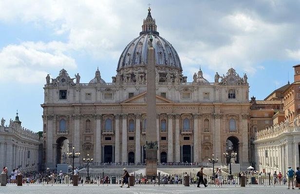St. Peter’s Guided Tour with Optional Dome Climb in Roma