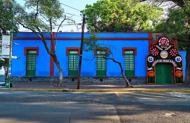 Frida Khalo Museum with Transportation and Culinary Experience