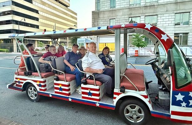 Washington D.C's Monuments Guided American Trolley Tour