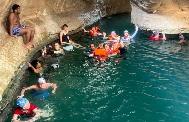 Sharing Tour to Wadi Shab & Bimmah Sinkhole & Fins Beach