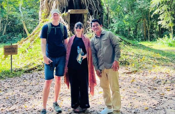Cambodia Private Tour by guided Drivers Taxi Car Van