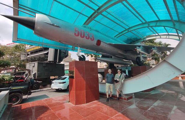 Hanoi Hoa Lo Prison and War museums Tour