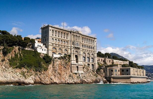 Discovery DE the Principality from the sea