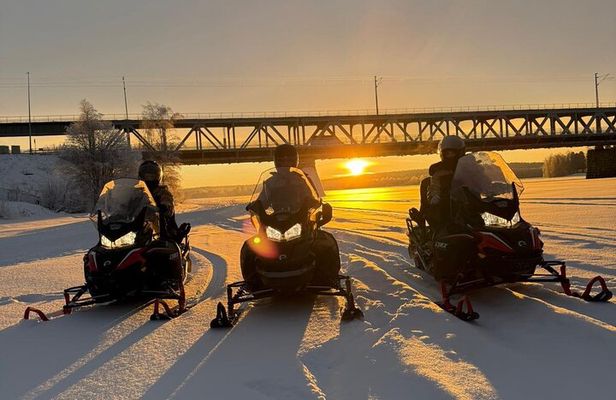 Private Snowmobile Trip in Rovaniemi