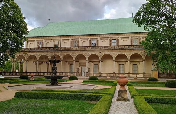 Authentic Prague with Suzie Private Castle Walk and Boat Ride