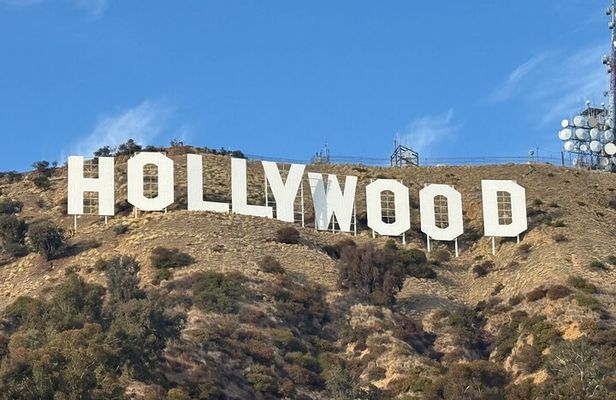 Private Hollywood Sign Hiking Tour with Select Hotel Pickup