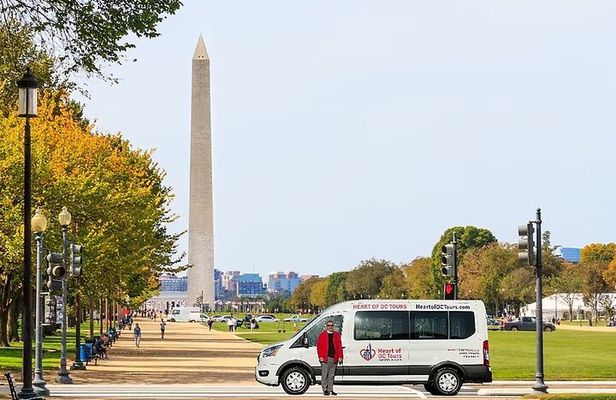 DC Monuments Small Group Guided Night Tour 3 Hours