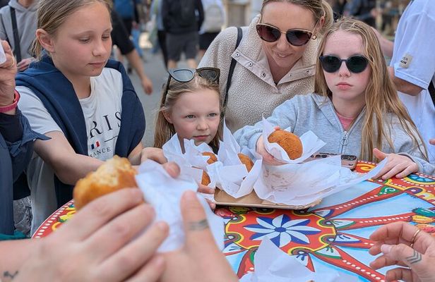Palermo Street Food Tour including Market and City Centre