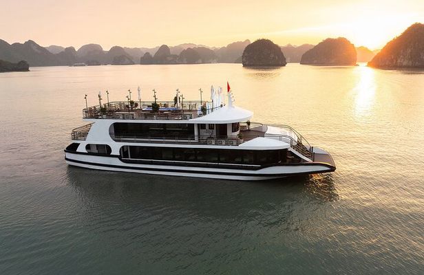 Full Day Halong Bay Cruise from Hanoi – Best Selling Tour
