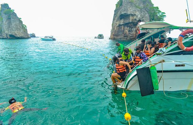 Koh Rok & Koh Haa Speedboat Tour w/ Snorkeling, Lunch & Transfers