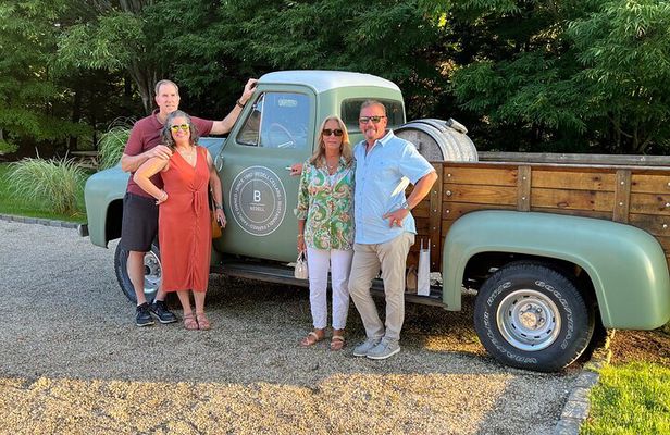 North Fork Full Day Private Wine & Food Tour by Local Expert 