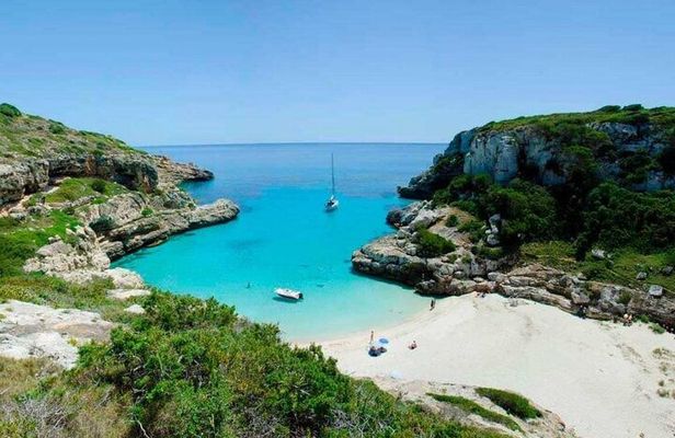 Tour boat Cala Figuera Cala Mondragó Caló des Moro Cala Marmols