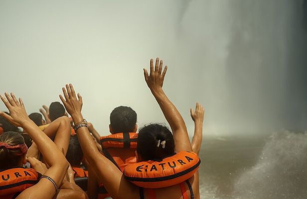 Shared Argentine Falls: Devil’s Throat, Upper Trail and Boat Ride