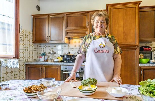 Small group Pasta and Tiramisu class in Pavia