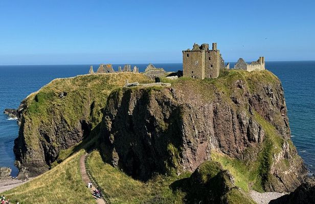 Haunted Castles of Scotland Tour of Glamis and Dunnottar