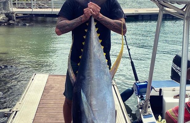 Fishing trip to Moorea full day with lunch