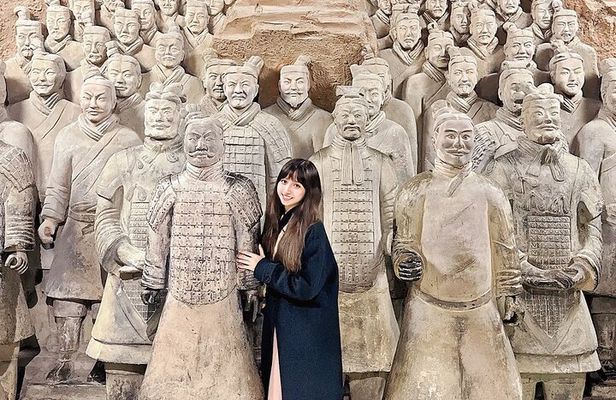 Xi'an Morning Terracotta Army Tour with Local Lunch